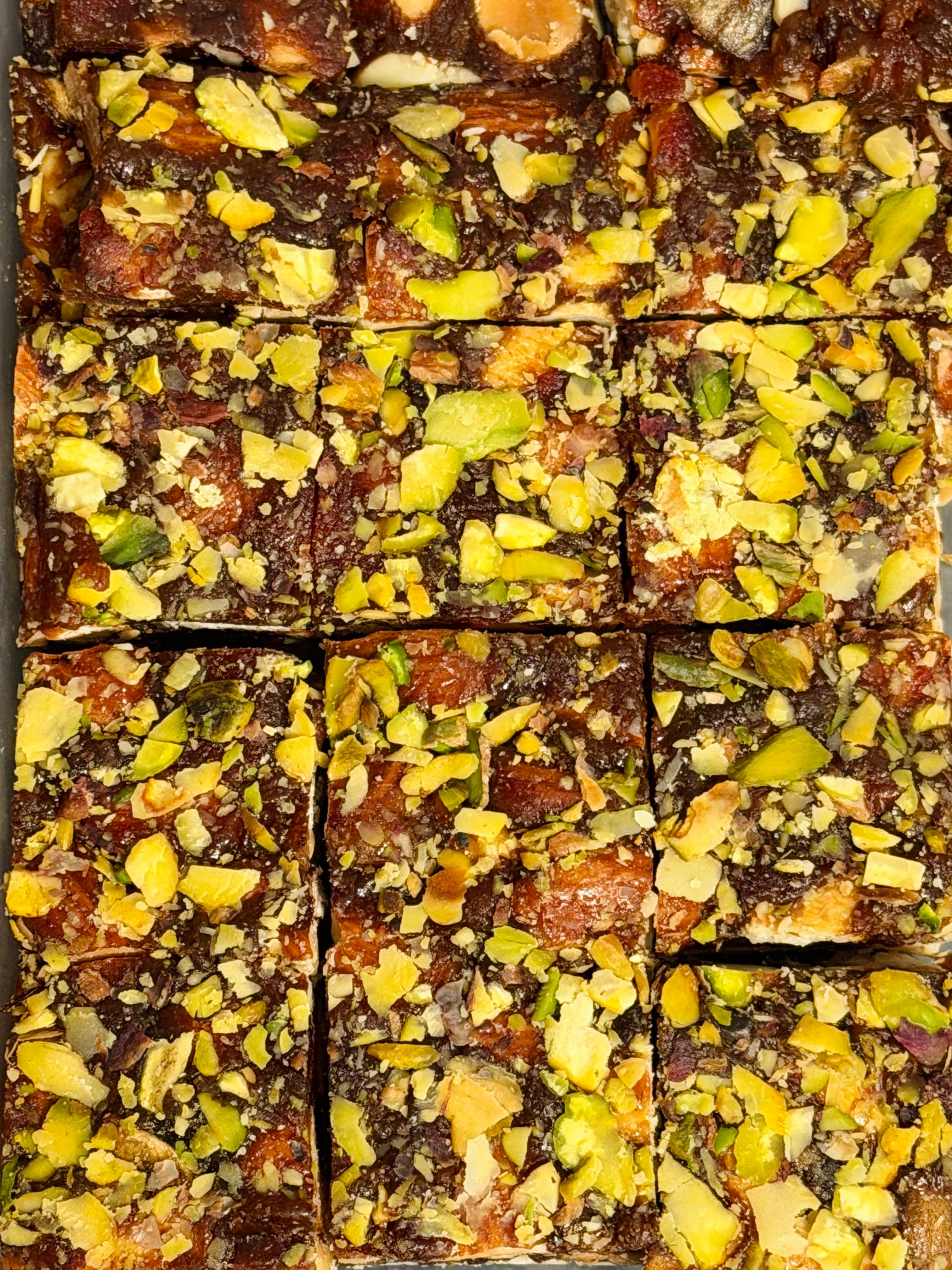 Gokul Superstore - Khajur(Dates) - Dry Fruit Chikki 500g
